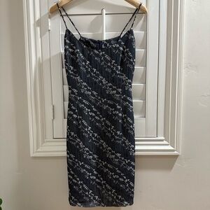 3/$10 🛒🛍️ Vallen Navy Blue with White Floral Lined Tank Dress - Size 8